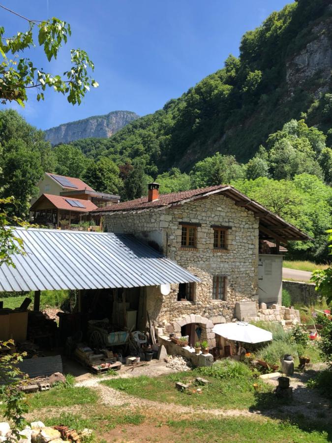 Au Pied Du Vercors Tout Est Permis La Riviere  Exterior foto