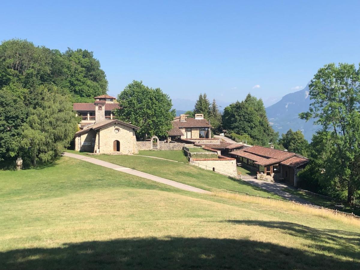 Au Pied Du Vercors Tout Est Permis La Riviere  Exterior foto